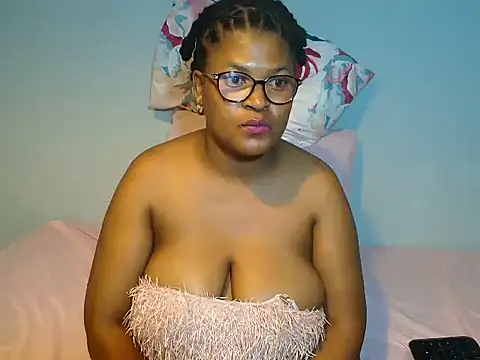 Snapshot of CandyYumsAerolaXX chatting on 05/26/26, 07:12 CandyYumsAerolaXX online show from 05/26/26, 07:12