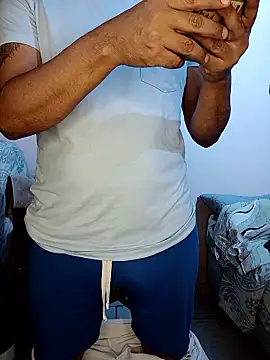 Snapshot of EryckSet chatting on 06/18/26, 01:38 EryckSet online show from 06/18/26, 01:38