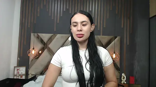 Snapshot of MartinaaFit chatting on 05/23/26, 11:42 MartinaaFit online show from 05/23/26, 11:42