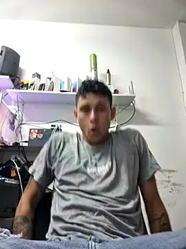 Snapshot of tom_latin chatting on 06/06/26, 02:28 tom latin online show from 06/06/26, 02:28
