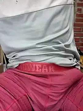 Snapshot of tom_latin chatting on 06/27/26, 02:17 tom latin online show from 06/27/26, 02:17