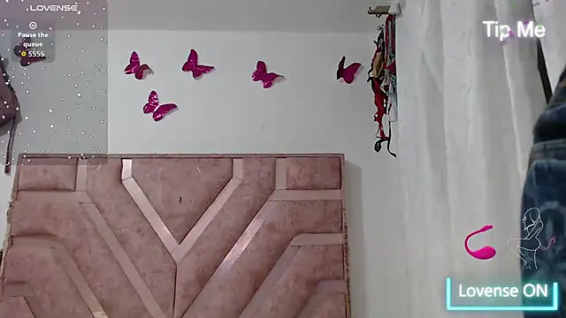 Snapshot of Angel-Hott_ chatting on 06/12/26, 03:48 Angel-Hott online show from 06/12/26, 03:48