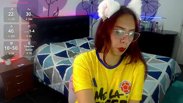 Snapshot of ashly_litlle chatting on 06/24/26, 01:59 ashly litlle online show from 06/24/26, 01:59