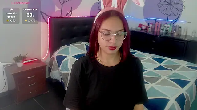 Snapshot of ashly_litlle chatting on 06/23/26, 01:14 ashly litlle online show from 06/23/26, 01:14