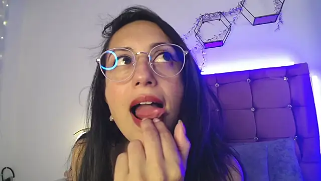 Alana-swett online show from 05/29/26, 01:17
