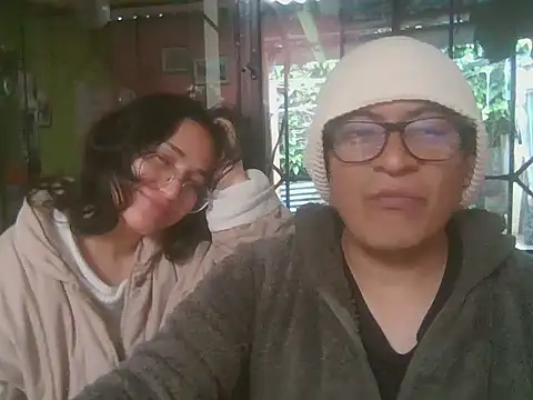 Snapshot of Carla_and_Ivan chatting on 06/09/26, 07:59 Carla and Ivan online show from 06/09/26, 07:59