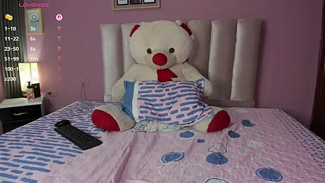 ORIANNA 21 online show from 06/17/26, 09:14