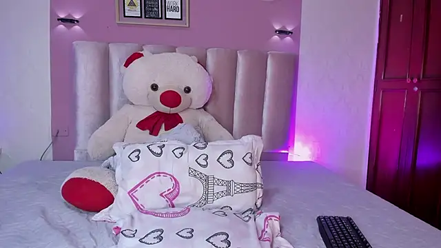 ORIANNA 21 online show from 07/14/26, 06:25