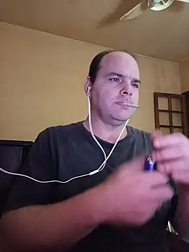 Snapshot of Safado700 chatting on 06/10/26, 04:03 Safado700 online show from 06/10/26, 04:03