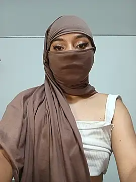 Snapshot of Samira_1 chatting on 07/05/26, 04:19 Samira 1 online show from 07/05/26, 04:19