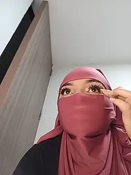 Snapshot of Samira_1 chatting on 06/30/26, 12:10 Samira 1 online show from 06/30/26, 12:10