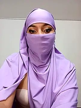 Snapshot of Samira_1 chatting on 07/06/26, 11:40 Samira 1 online show from 07/06/26, 11:40