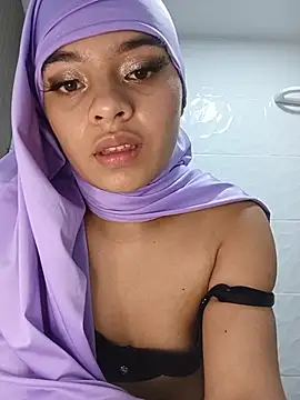 Snapshot of Samira_1 chatting on 07/02/26, 03:45 Samira 1 online show from 07/02/26, 03:45