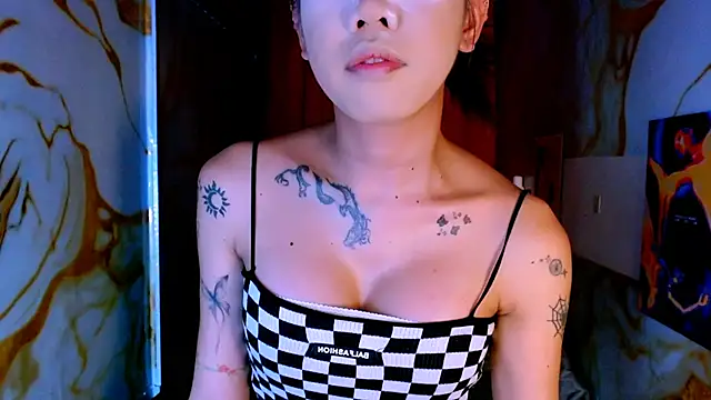 Snapshot of empressqueen_zoe chatting on 05/26/26, 10:24 empressqueen zoe online show from 05/26/26, 10:24