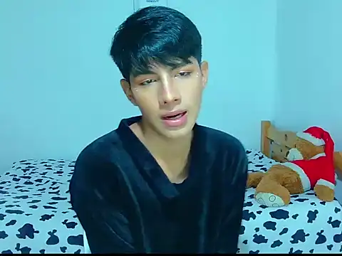 Snapshot of phuwin_bj chatting on 06/14/26, 05:41 phuwin bj online show from 06/14/26, 05:41