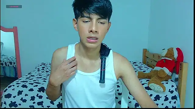 Snapshot of phuwin_bj chatting on 06/15/26, 05:40 phuwin bj online show from 06/15/26, 05:40