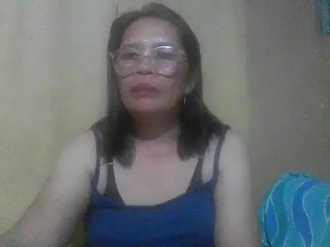 Snapshot of momshe2026 chatting on 06/05/26, 07:19 momshe2026 online show from 06/05/26, 07:19
