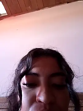 Snapshot of Perla-stone1 chatting on 06/21/26, 08:25 Perla-stone1 online show from 06/21/26, 08:25