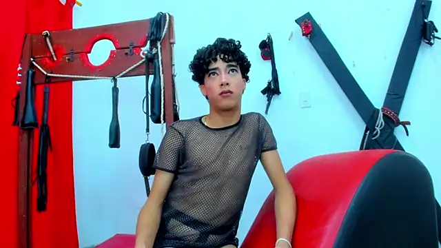 boy max latin online show from 05/21/26, 04:10