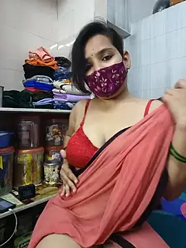 Snapshot of shalini_gupta05 chatting on 07/10/26, 03:45 shalini gupta05 online show from 07/10/26, 03:45
