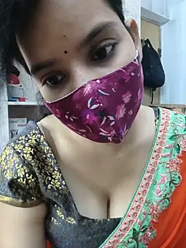 Snapshot of shalini_gupta05 chatting on 07/15/26, 04:14 shalini gupta05 online show from 07/15/26, 04:14