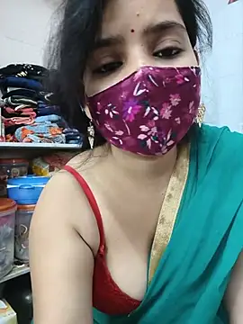 Snapshot of shalini_gupta05 chatting on 06/19/26, 01:44 shalini gupta05 online show from 06/19/26, 01:44