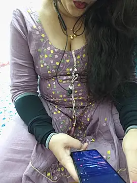 Snapshot of kavyabhabhi chatting on 06/29/26, 09:49 kavyabhabhi online show from 06/29/26, 09:49