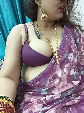 Snapshot of kavyabhabhi chatting on 07/11/26, 04:40 kavyabhabhi online show from 07/11/26, 04:40