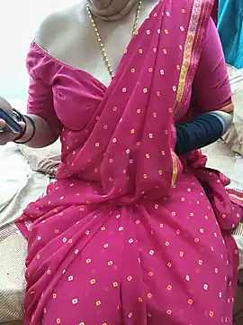 Snapshot of kavyabhabhi chatting on 06/12/26, 08:45 kavyabhabhi online show from 06/12/26, 08:45