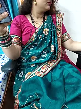 Snapshot of kavyabhabhi chatting on 06/26/26, 04:35 kavyabhabhi online show from 06/26/26, 04:35