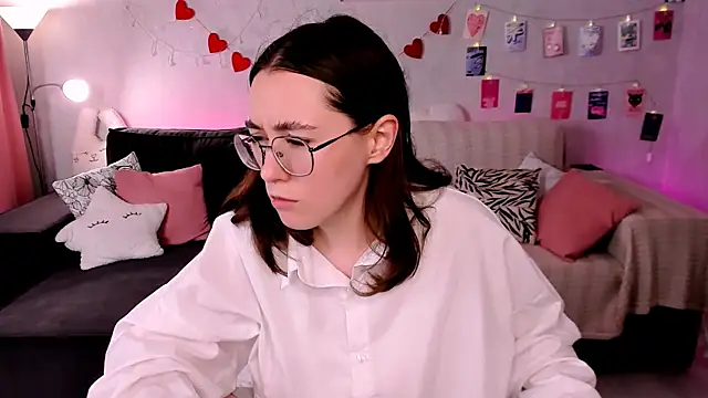 Snapshot of polly_pop_ chatting on 07/15/26, 09:27 polly pop online show from 07/15/26, 09:27