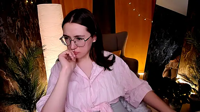 Snapshot of polly_pop_ chatting on 07/18/26, 10:02 polly pop online show from 07/18/26, 10:02