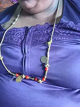 Snapshot of geetha431 chatting on 06/12/26, 06:00 geetha431 online show from 06/12/26, 06:00