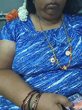 Snapshot of geetha431 chatting on 07/10/26, 04:29 geetha431 online show from 07/10/26, 04:29