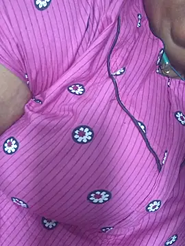 Snapshot of geetha431 chatting on 07/14/26, 02:16 geetha431 online show from 07/14/26, 02:16
