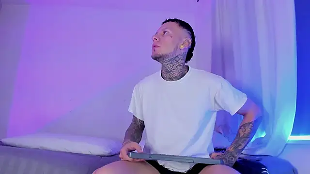  Kevin xxx online show from 11/08/25, 08:29