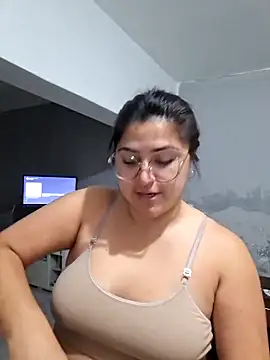 Snapshot of morena95_ chatting on 06/04/26, 02:33 morena95 online show from 06/04/26, 02:33