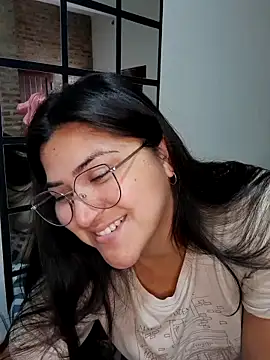 Snapshot of morena95_ chatting on 05/27/26, 02:46 morena95 online show from 05/27/26, 02:46