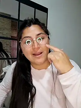 Snapshot of morena95_ chatting on 05/26/26, 12:58 morena95 online show from 05/26/26, 12:58