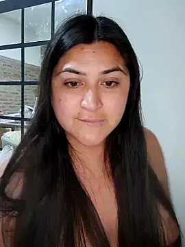 Snapshot of morena95_ chatting on 06/05/26, 03:44 morena95 online show from 06/05/26, 03:44