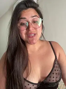 Snapshot of morena95_ chatting on 07/14/26, 06:14 morena95 online show from 07/14/26, 06:14