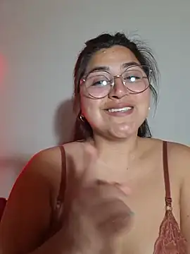 Snapshot of morena95_ chatting on 07/11/26, 03:29 morena95 online show from 07/11/26, 03:29