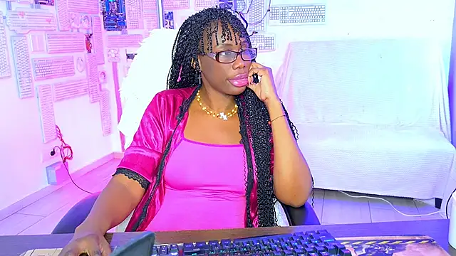 Snapshot of naomicampbi chatting on 05/31/26, 09:59 naomicampbi online show from 05/31/26, 09:59
