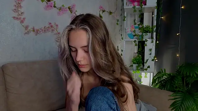 EttaRonhaar online show from 06/11/26, 12:35