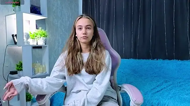 EttaRonhaar online show from 07/16/26, 11:51