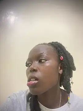 Snapshot of ebonycurvedass chatting on 06/15/26, 11:32 ebonycurvedass online show from 06/15/26, 11:32