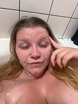 LucieLouBabe online show from 06/14/26, 10:44