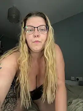 LucieLouBabe online show from 06/07/26, 10:37