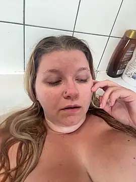 LucieLouBabe online show from 06/05/26, 10:43