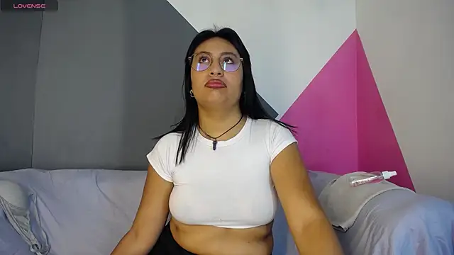 Girl Scarlett  online show from 05/22/26, 12:03